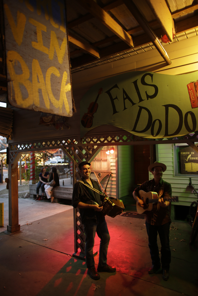 xperience a Cajun dance party called a fais do-do.
