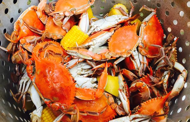 Freshly Boiled Louisiana Blue Crabs