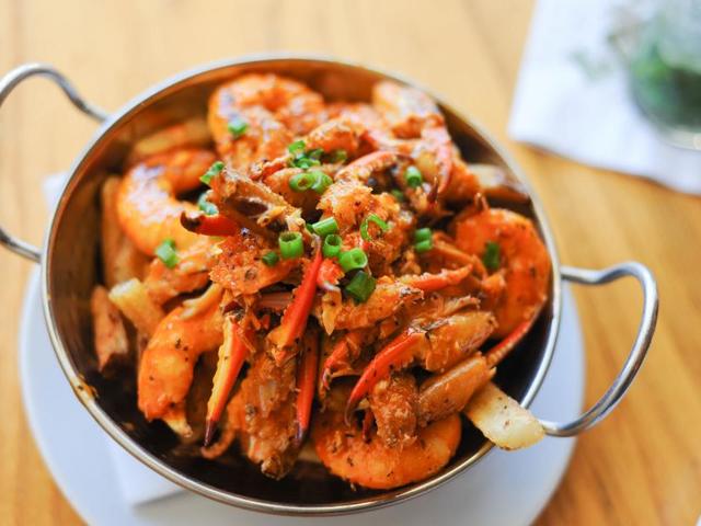 Lula Restaurant Distillery Photo 3