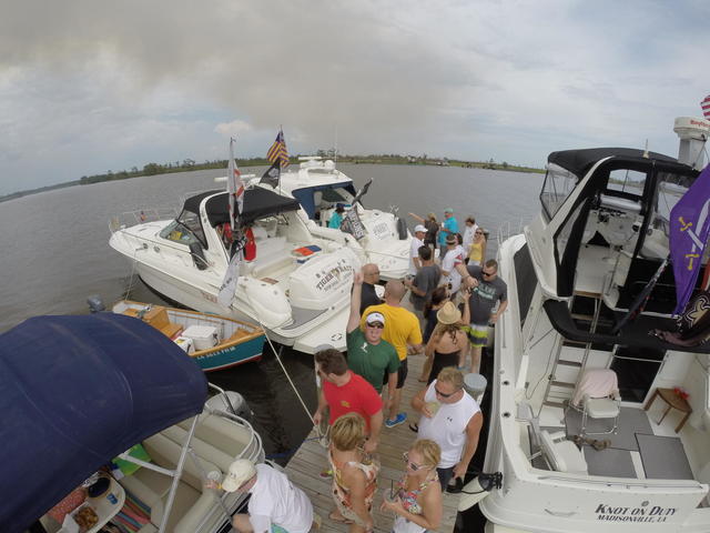 T Rivers Bar & Grill Photo 4