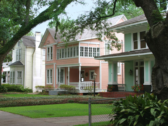 Historic homes in Lake Charles' Charpentier Historic District. Photo 2