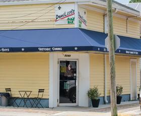 The exterior of Domilise's, a New Orleans po'boy joint.